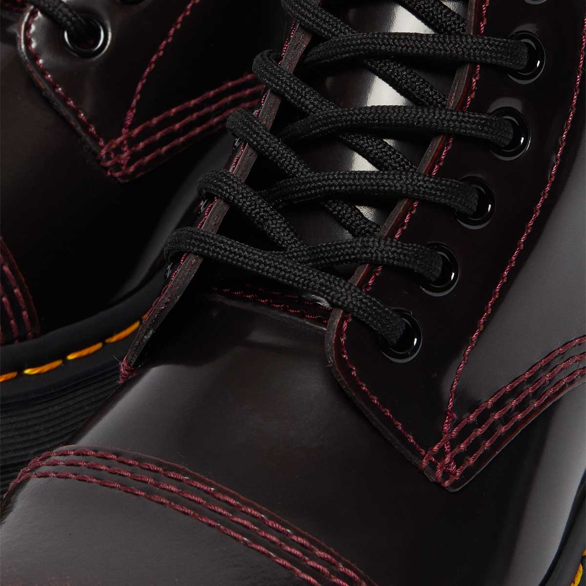 Dr. Martens Sinclair Jungle Boot Arcadia Cherry Red מגפי ד"ר מרטינס סינקלייר לנשים