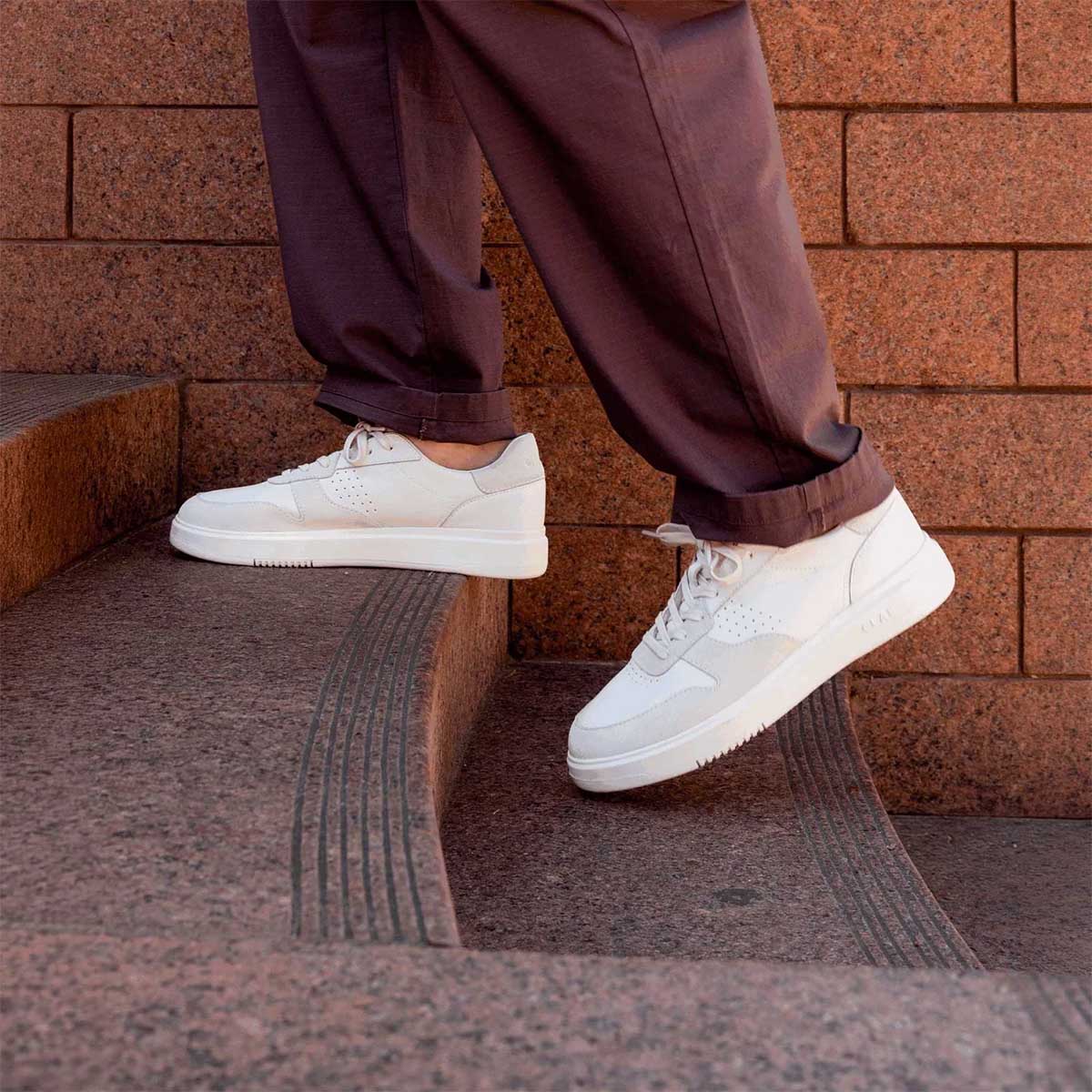 Clae Moses Triple Offwhite סניקרס גברים