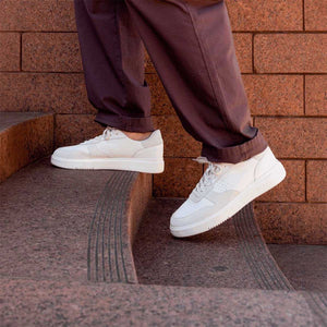 Clae Moses Triple Offwhite סניקרס גברים