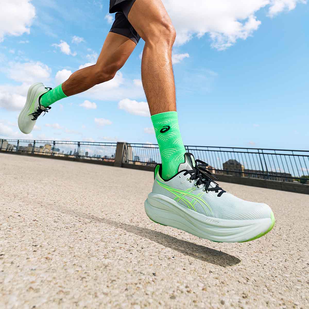 Asics Gel Nimbus 28 Men Cold Moss Illuminate Green נעלי ריצה ג`ל נימבוס 28 לגברים