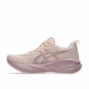 Asics Novablast 5 Women Pearl Pink Morganite נעלי ריצה נובה בלאסט 5 לנשים