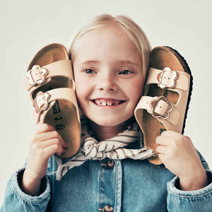 Birkenstock Arizona Flower Buckle Kids Sandcastle כפכפי בירקנשטוק אריזונה לילדים