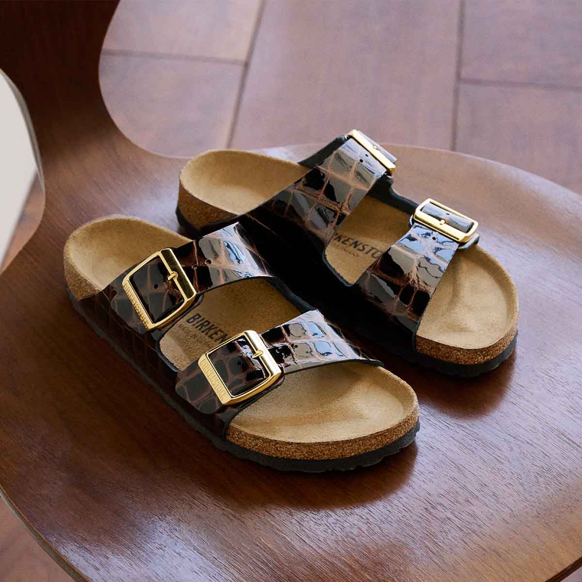 Birkenstock Arizona Emboss Leather Black כפכפי בירקנשטוק אריזונה אמבוס לנשים