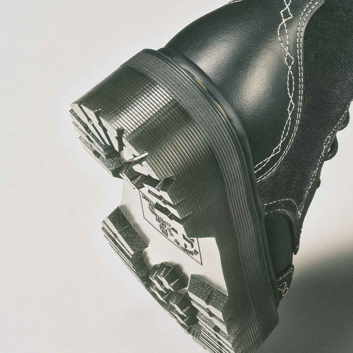 Dr. Martens 8 Eye Boot Black מגפי ד"ר מרטנס