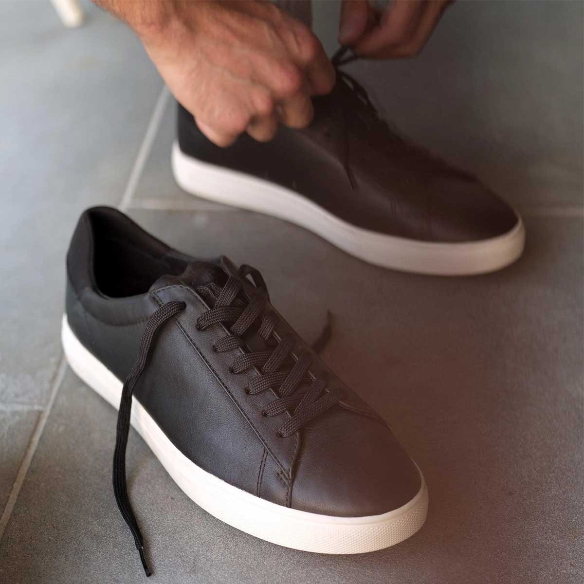 Clae Bradley Black סניקרס גברים