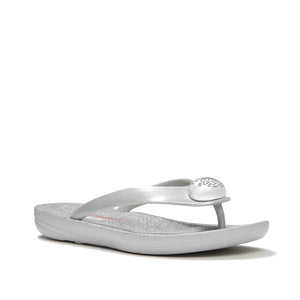 Fit Flop X Keith Haring Iqushion Button Flip-Flops Metallic Silver כפכפי פיטפלופ לנשים