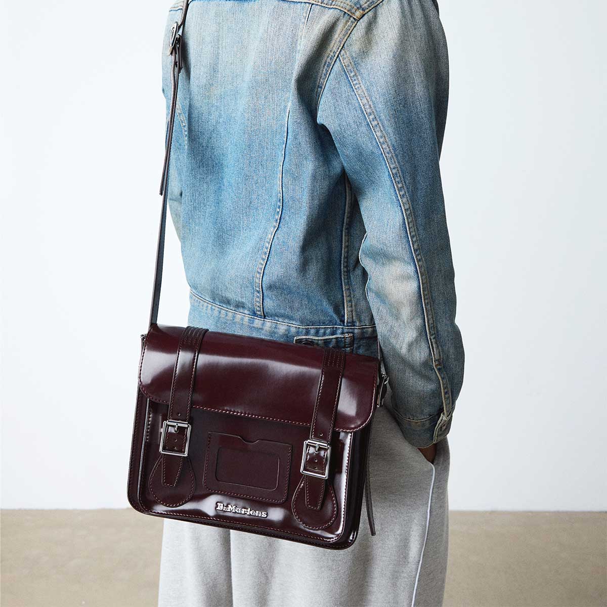 Dr. Martens Classic Vegan Satchel Bag Cherry Red תיק דר מרטינס