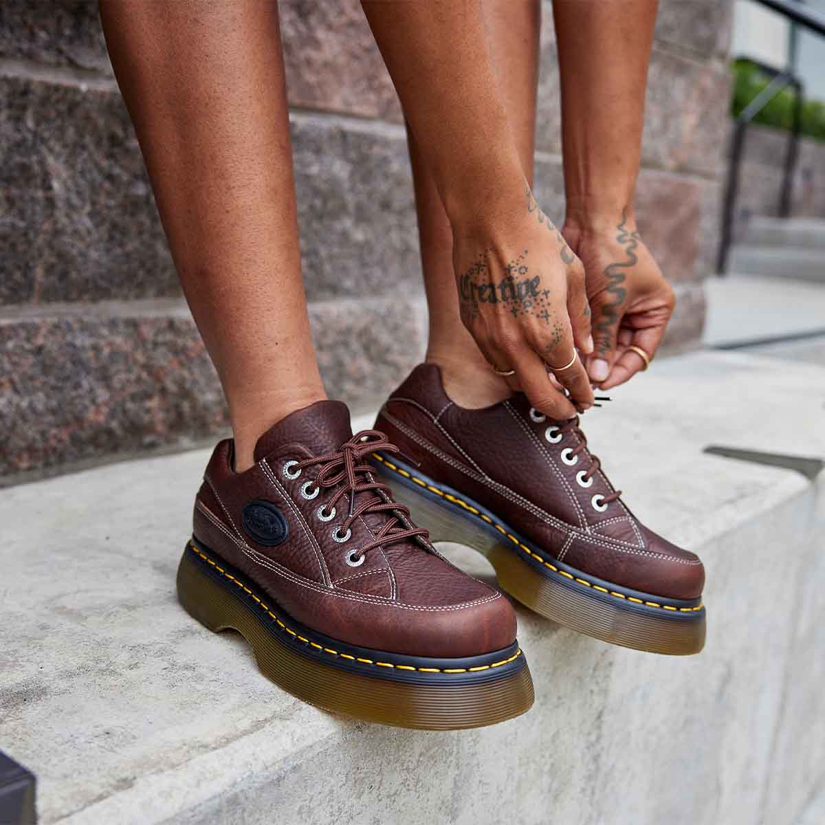 Dr. Martens Buzz 5-Eye Grizzly Leather Shoes Dark Brown נעלי ד"ר מרטנס לנשים