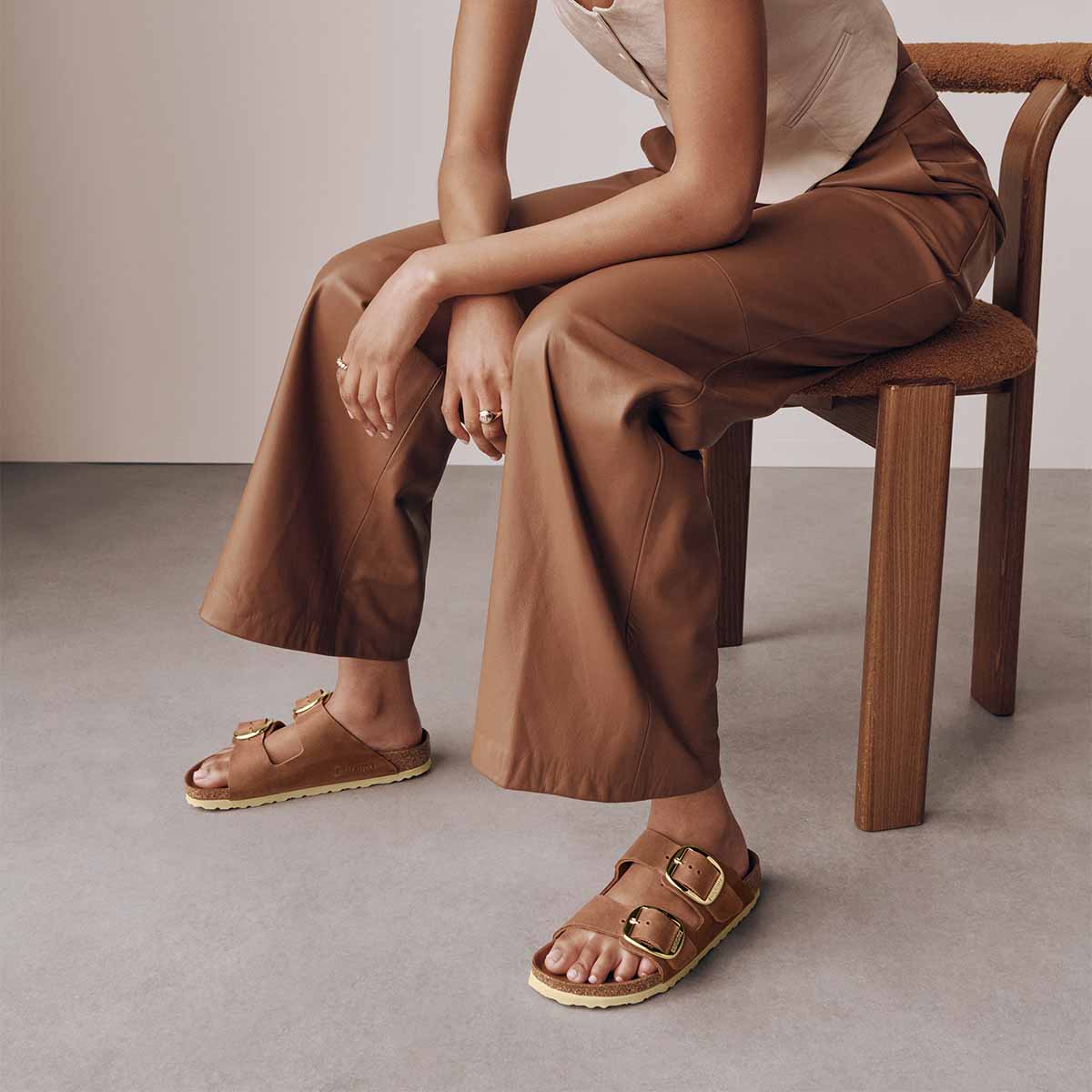 Birkenstock Arizona Antik Brown Big Buckel Cognac בירקנשטוק כפכפי אריזונה לנשים