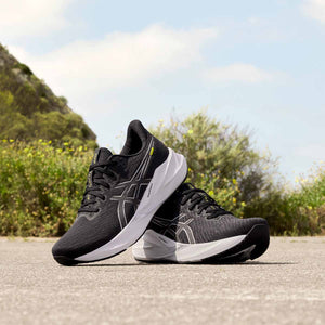 Asics Versablast 4 Men Black Pure Silver נעלי ריצה ורסאבלאסט 4 לגברים