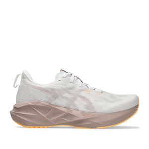 Asics Novablast 5 Women White Fawn נעלי ריצה נובה בלאסט 5 נשים