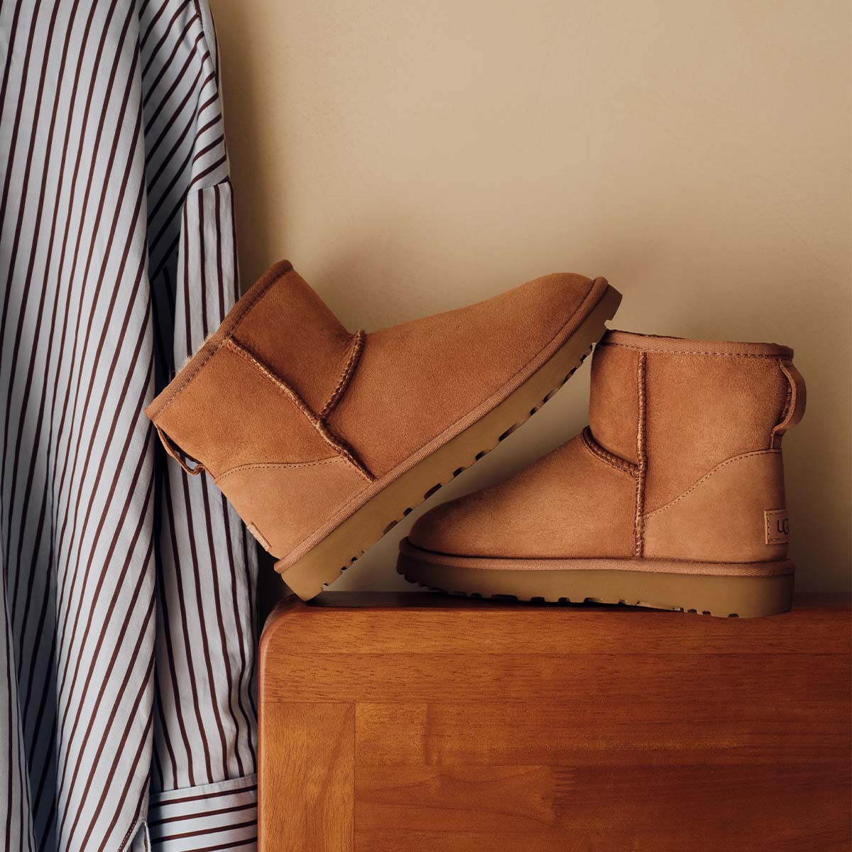 UGG Classic Mini Chestnut מגפי נשים קלאסיק מיני חום