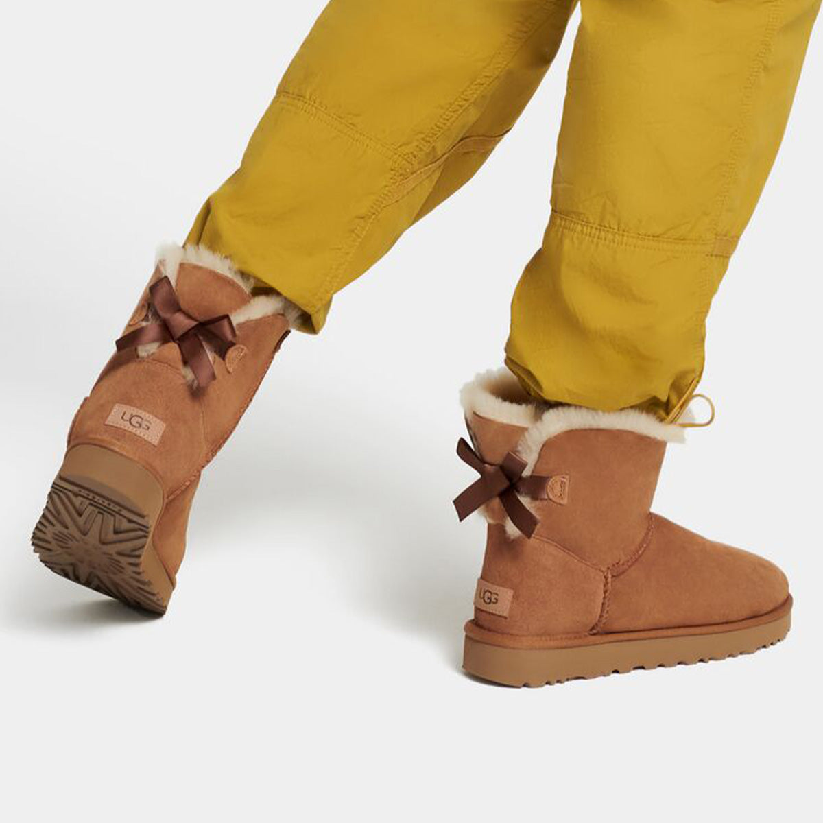 מגפי נשים מיני בלי בו חום UGG Mini Bailey Bow II Chestnut