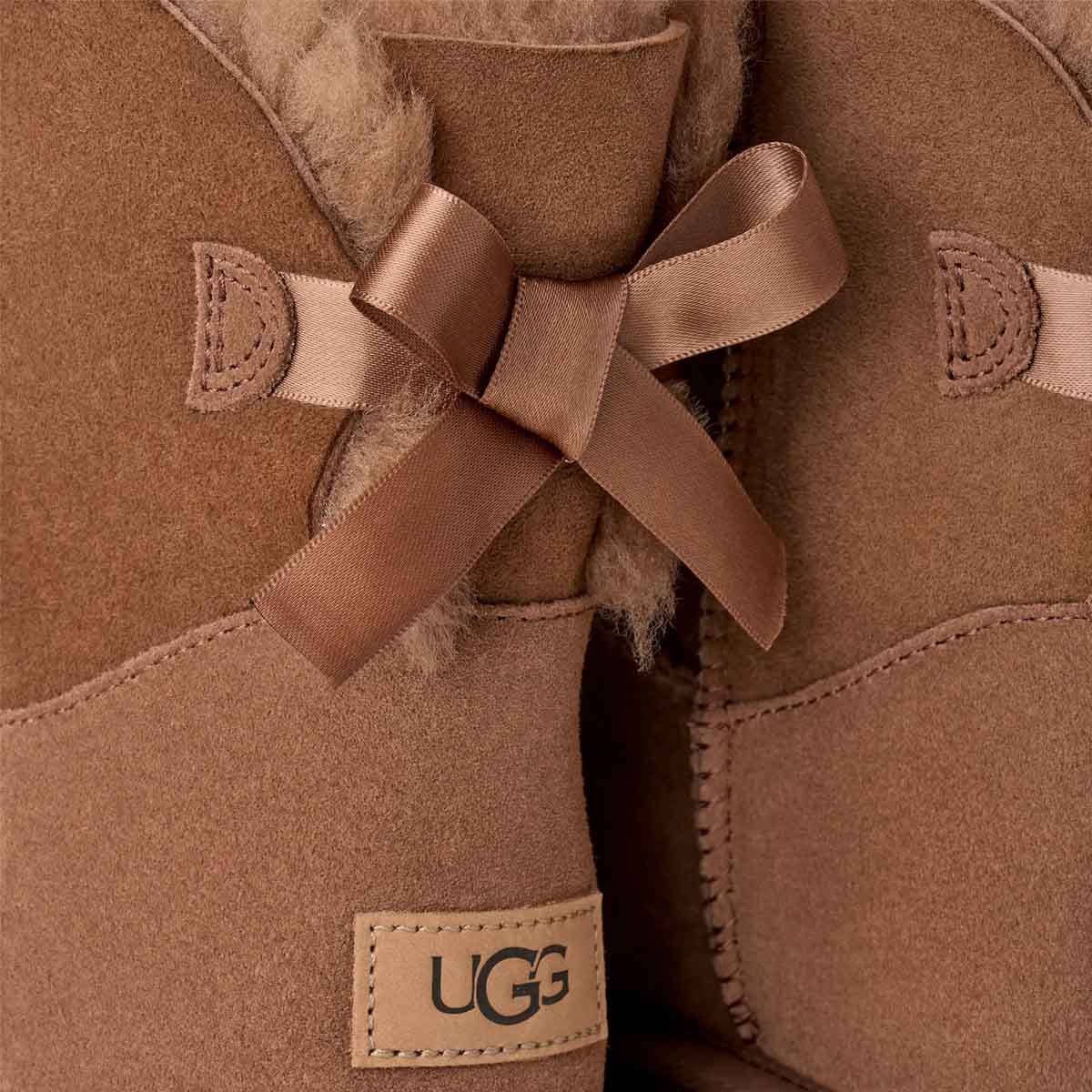 UGG Mini Bailey Bow II Rocky Oak מגפי נשים מיני בלי בו חום רוקי