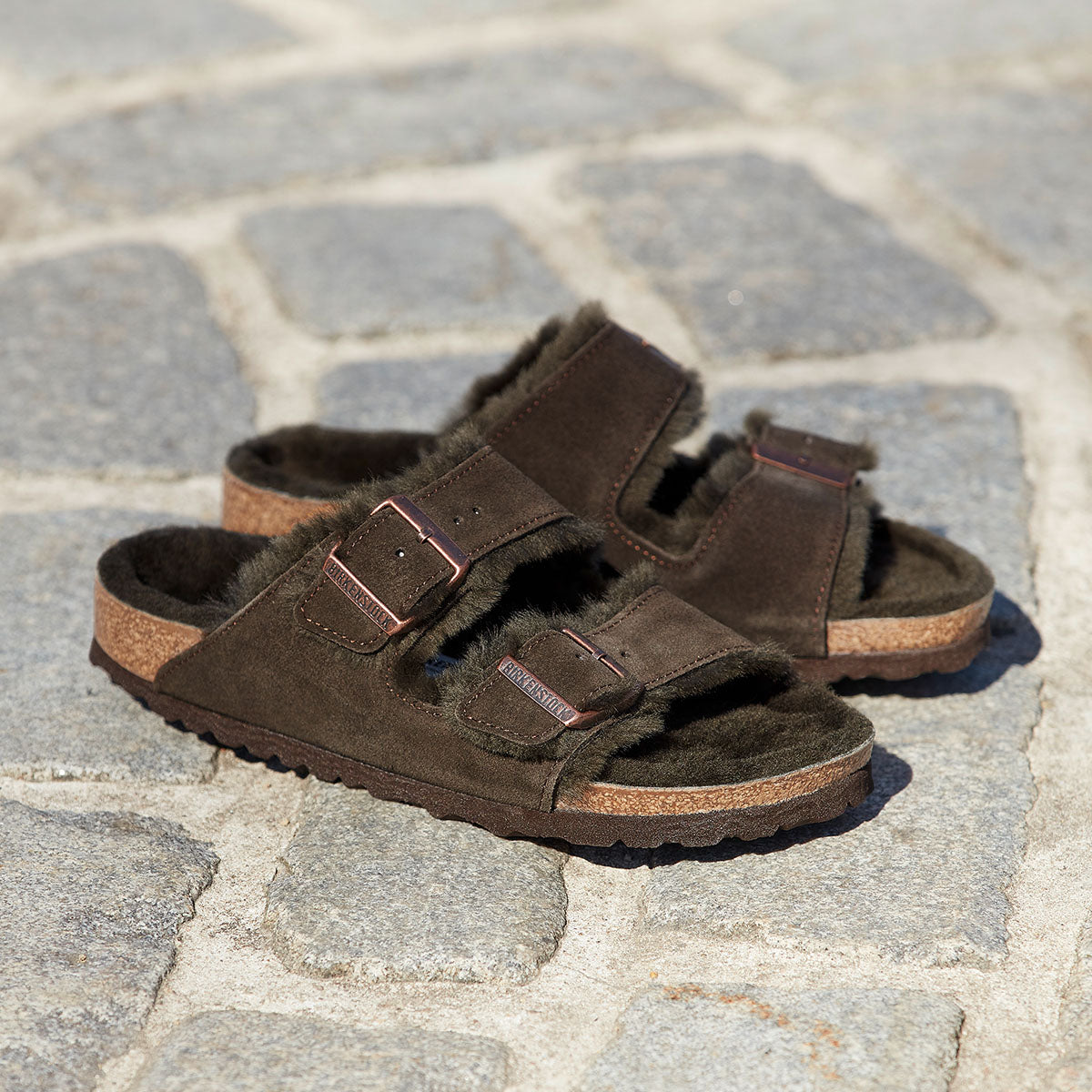 Birkenstock Arizona Fell Mocca בירקנשטוק כפכפי נשים אריזונה עם פרווה