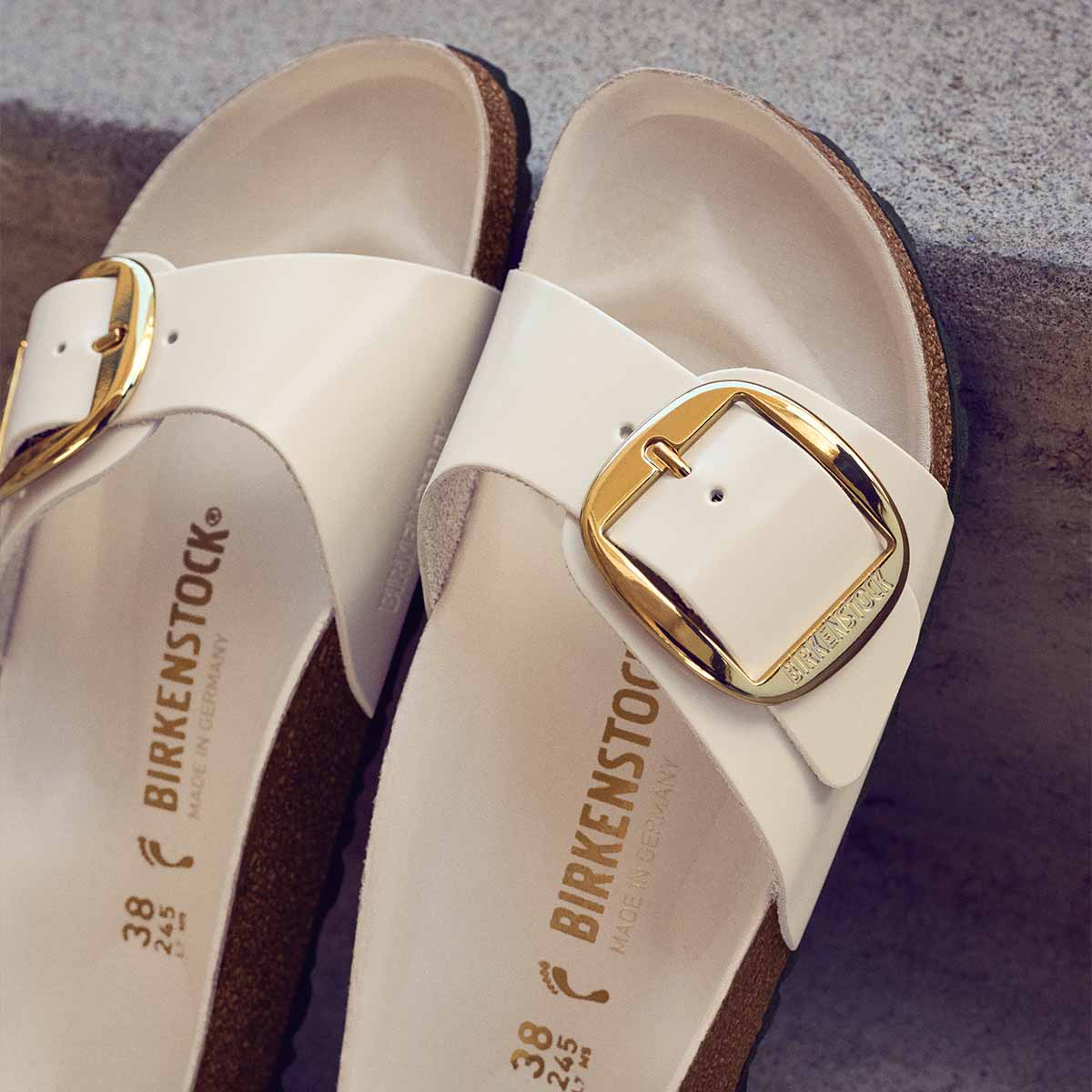 Birkenstock Madrid Big Buckle High Shine Ecru כפכפי בירקנשטוק מדריד אבזם קרם לנשים