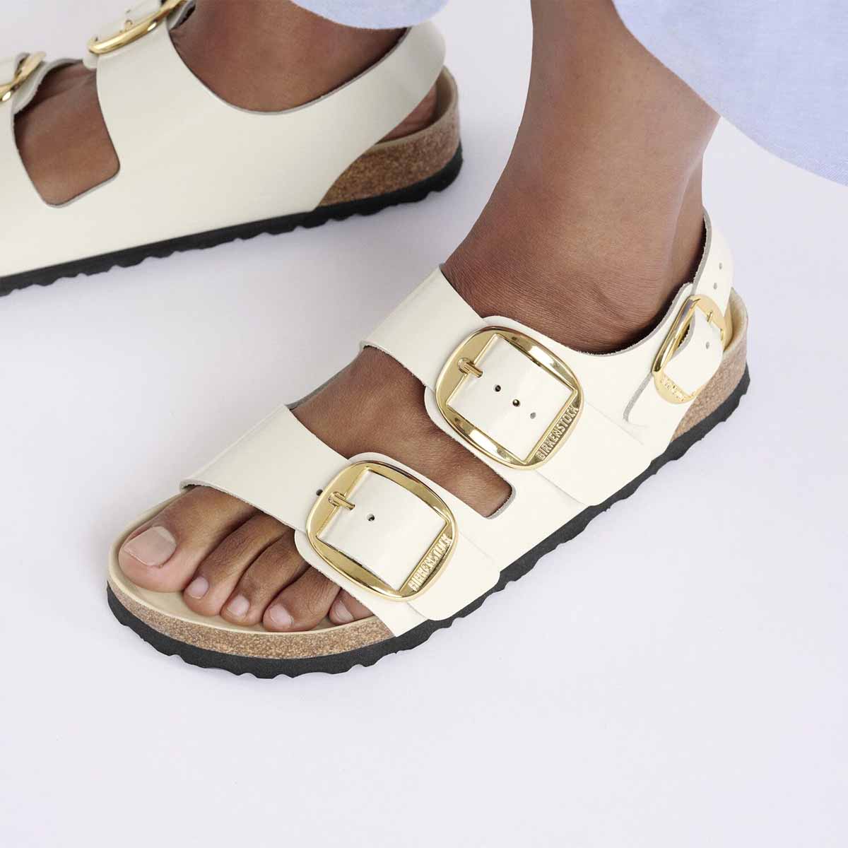 Birkenstock Milano Big Buckle High-Shine Ecru סנדלי בירקנשטוק מילאנו אבזם בז