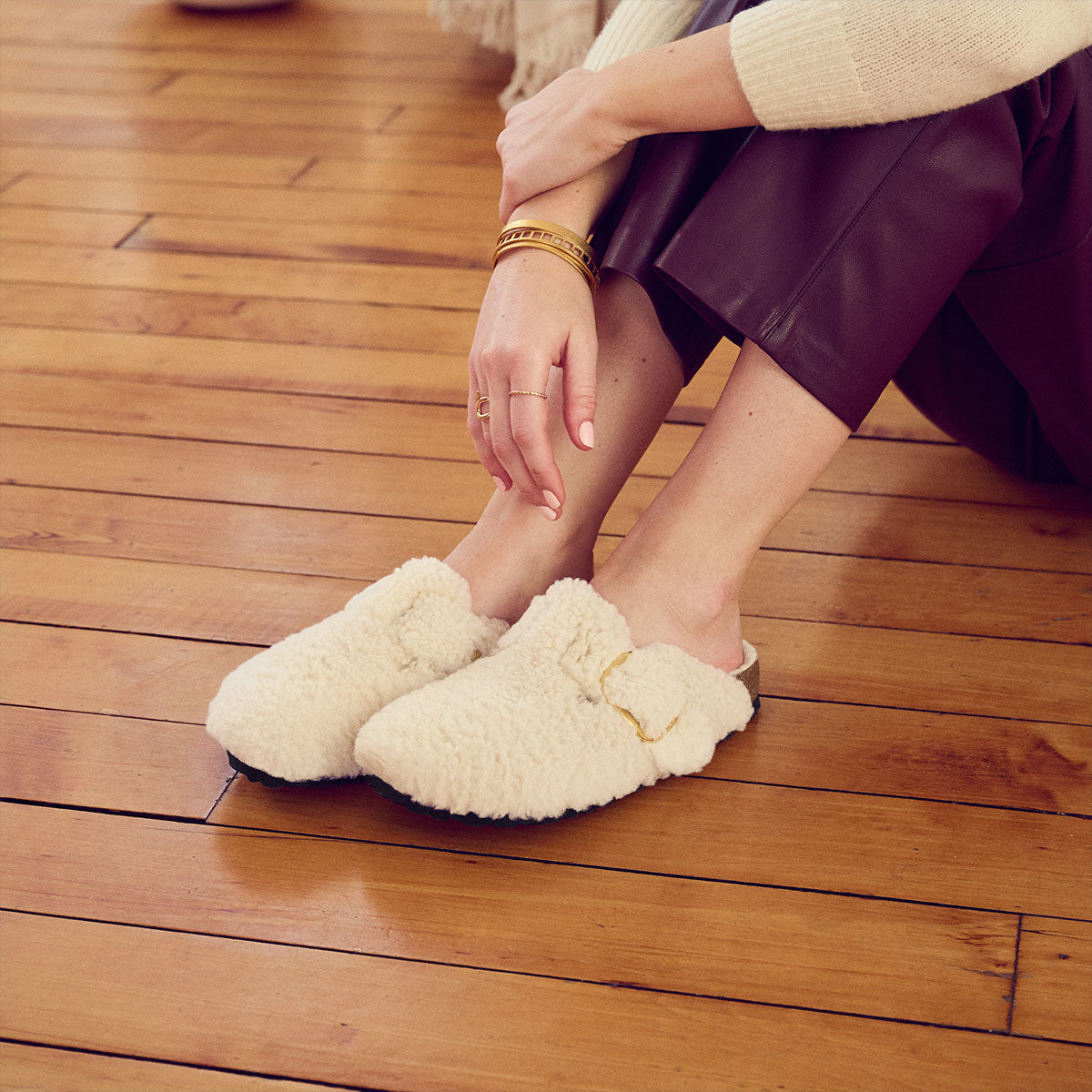 Birkenstock Boston Big Buckle Teddy Eggshell בירקנשטוק בוסטון אבזם פרווה נשים שמנת