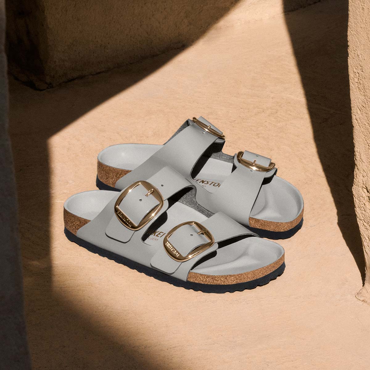 Birkenstock Arizona Big Buckle High-Shine Stone Coin כפכפי בירקנשטוק לנשים אריזונה אבזם סטון לק
