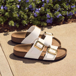 Birkenstock Sydney Cushion Buckle Patent White כפכפי בירקנשטוק לנשים סידני אבזם לבן לק