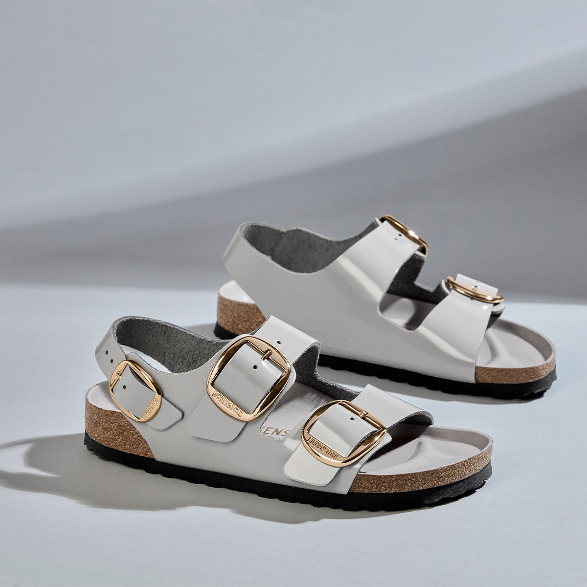 Birkenstock Milano Big Buckle High-Shine Stone Coin סנדלי בירקנשטוק מילאנו אבזם אפור