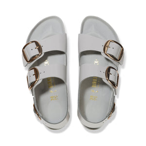 Birkenstock Milano Big Buckle High-Shine Stone Coin סנדלי בירקנשטוק מילאנו אבזם אפור