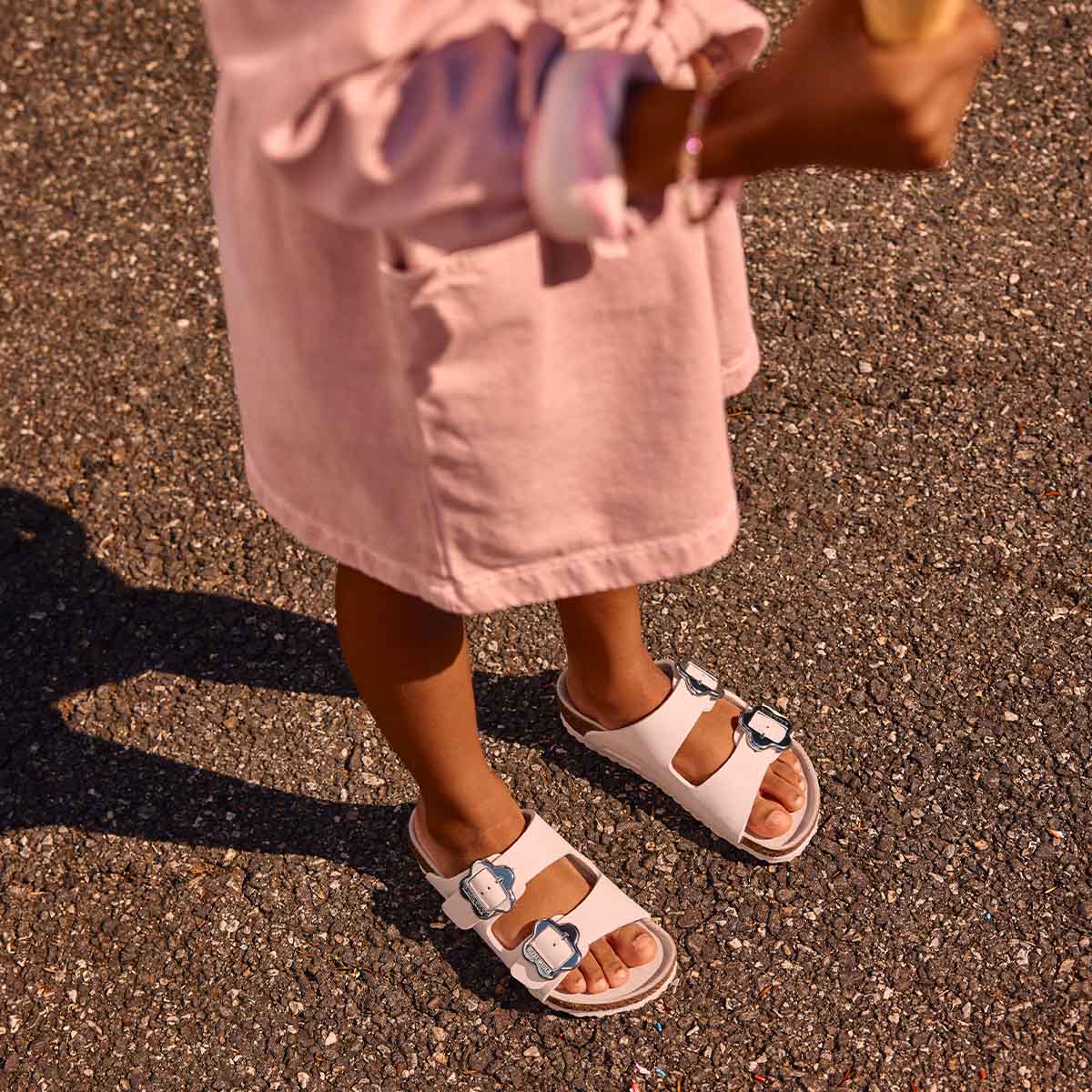 Birkenstock Arizona Flower Buckle Kids Light Rose כפכפי בירקנשטוק אריזונה אבזם פרח לייט רוז