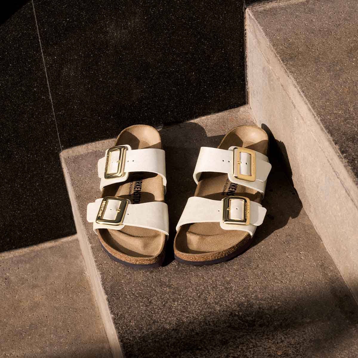 Birkenstock Sydney Cushion Buckle Graceful Pearl White כפכפי בירקנשטוק סידני אבזם לבן פנינה