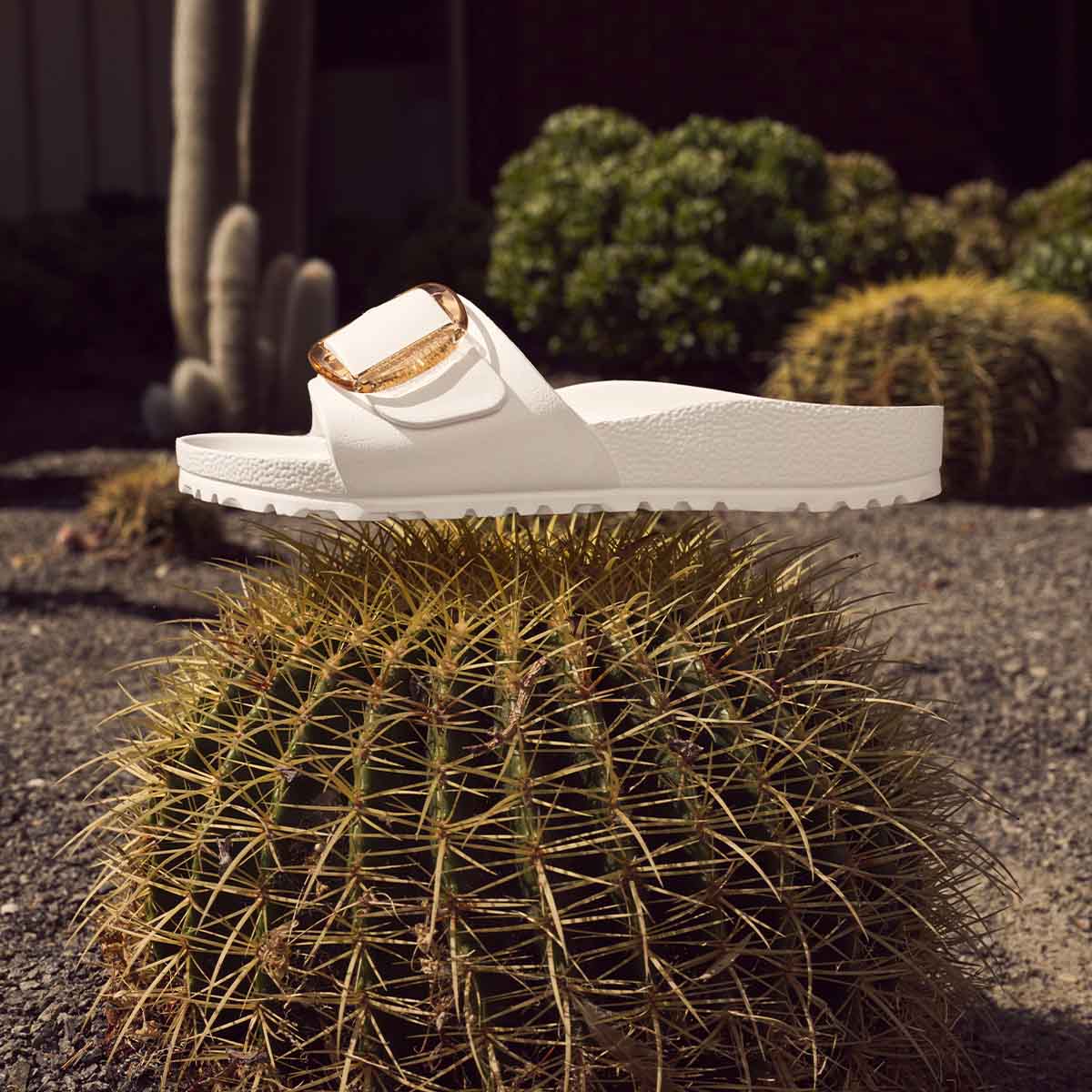 Birkenstock Madrid Big Buckle EVA Eggshell כפכפי בירקנשטוק לנשים מדריד אבזם אגשל