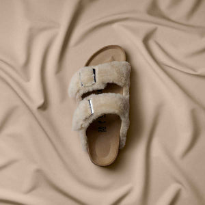 Birkenstock Arizona Shearling Rivet Logo Sandcastle כפכפי בירקנשטוק אריזונה שרלינג ריבט