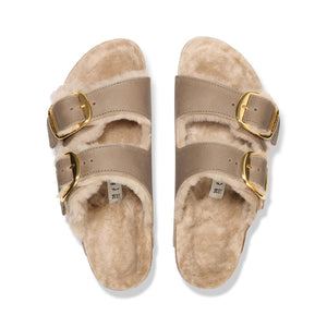 Birkenstock Arizona Big Buckle Shearling Tabacco Brown כפכפי בירקנשטוק אריזונה אבזם גדול שרלינג חום טבק