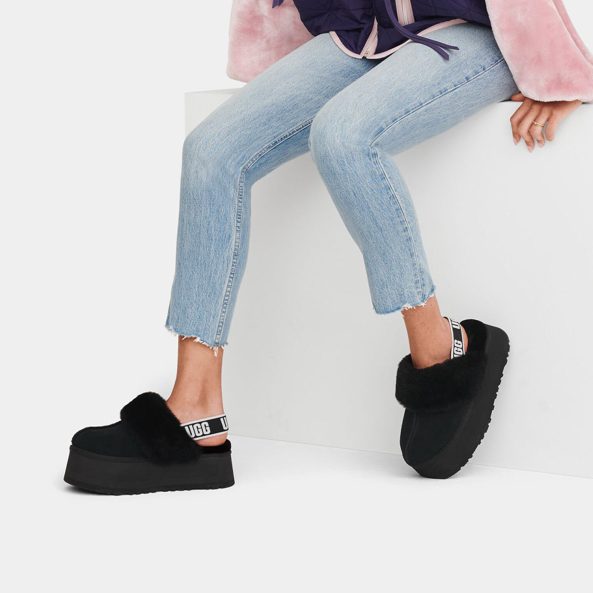 UGG Funkette Black סנדלי פלטפורמה פאנקט שחור