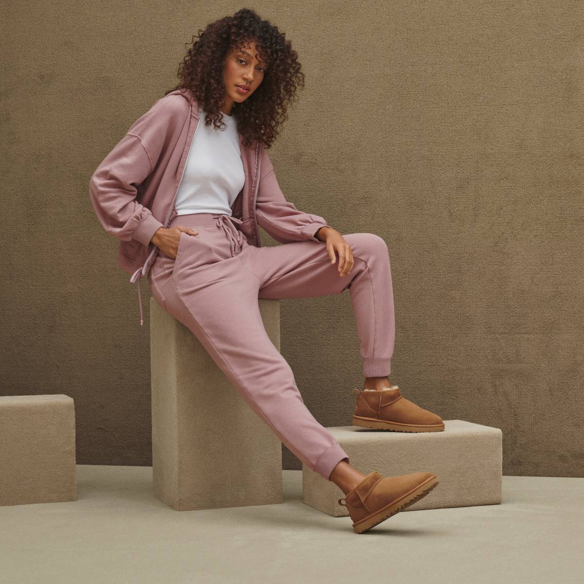 UGG Classic Ultra Mini Chestnut מגפי נשים קלאסיק אולטרה מיני חום