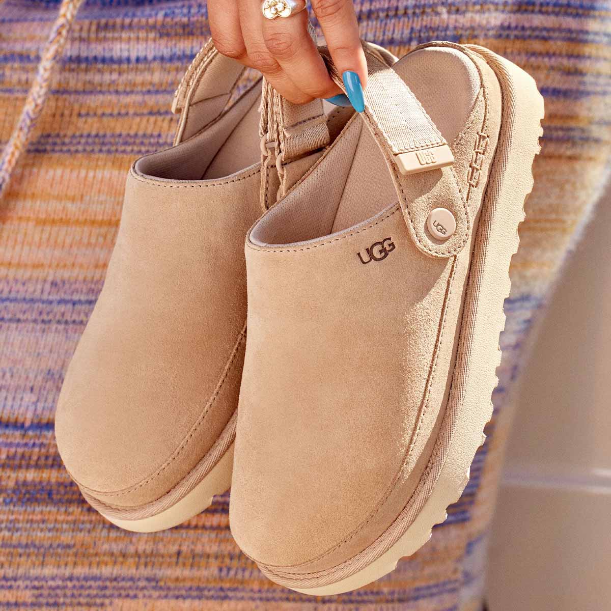 UGG Goldenstar Clog Sand Women כפכפי אגג לנשים גולדנסטאר קלוג סנד