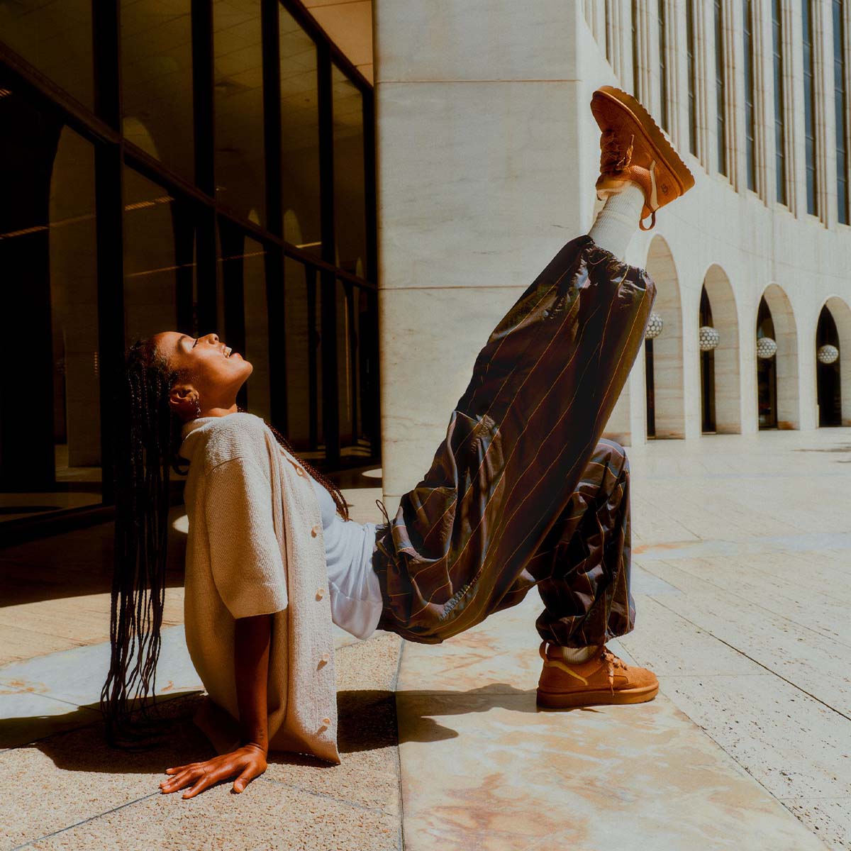 UGG Women's Lowmel Chestnut נעלי סניקרס לנשים לואמל חום