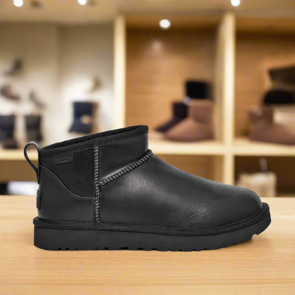 מגפי נשים UGG Classic Ultra Mini Leather Regen קלאסיק אולטרה מיני עור שחור