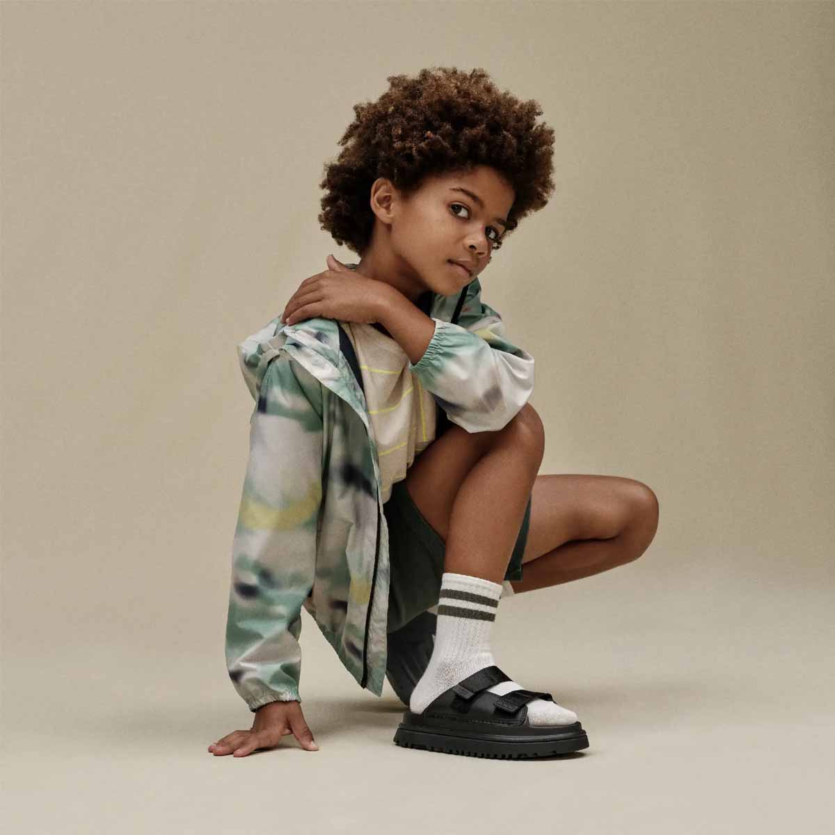 UGG GoldenGlow Slide Black כפכפי גולדנגלאו סלייד שחור לילדים