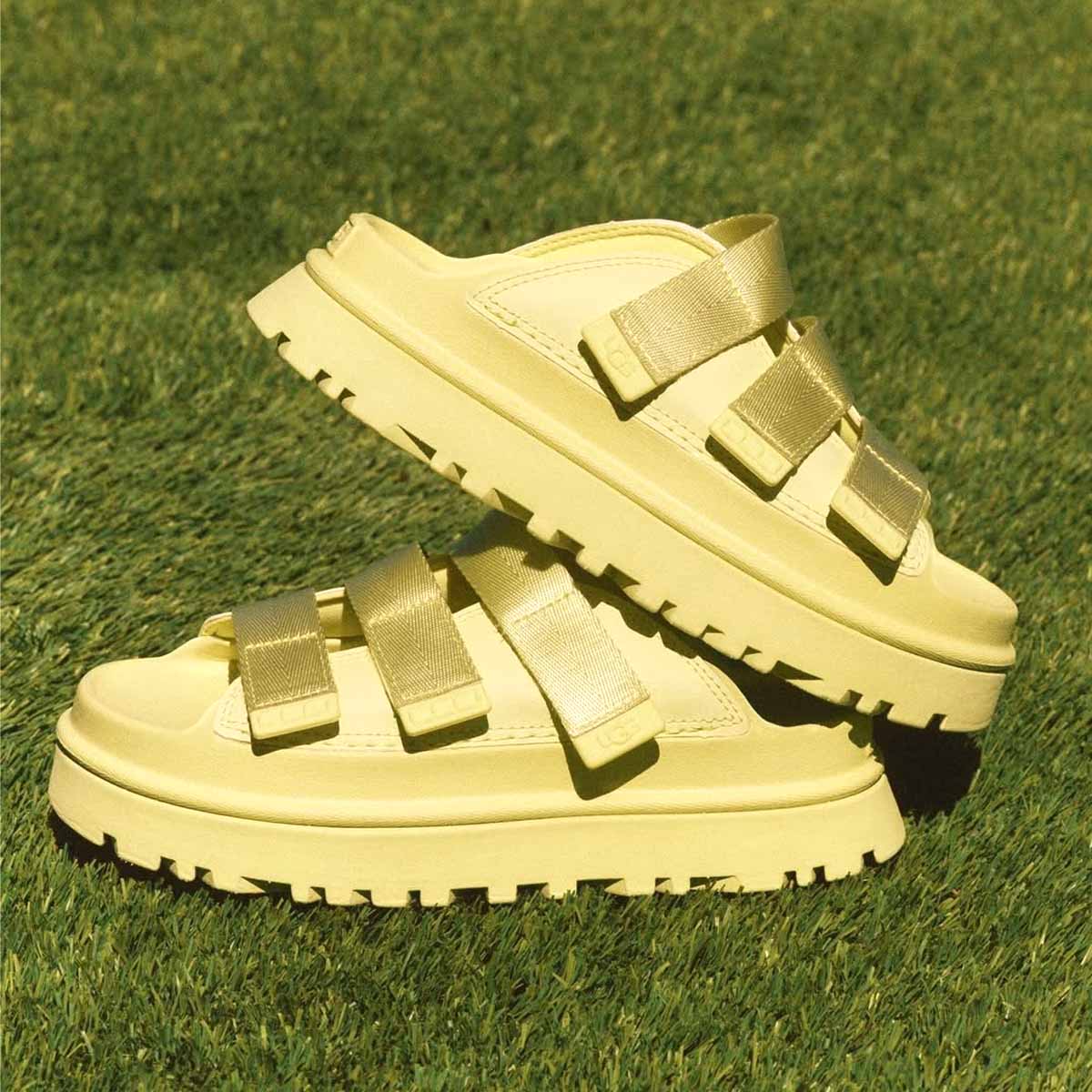 UGG GoldenGlow Slide Golden Apple כפכפי גולדנגלאו סלייד צהוב