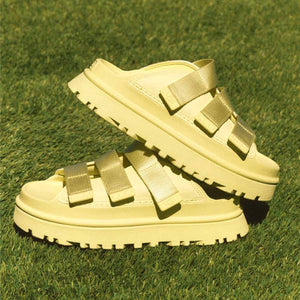 UGG GoldenGlow Slide Golden Apple כפכפי גולדנגלאו סלייד צהוב