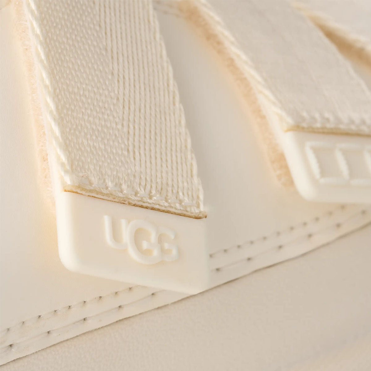 UGG GoldenGlow Slide Jasmine כפכפי גולדנגלאו סלייד יסמין