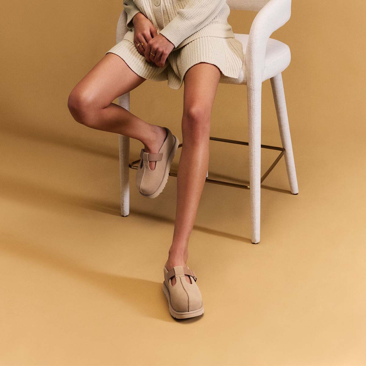 UGG Goldenstar Hi Clog Sand כפכפי גולדנסטאר היי קלוג סנד