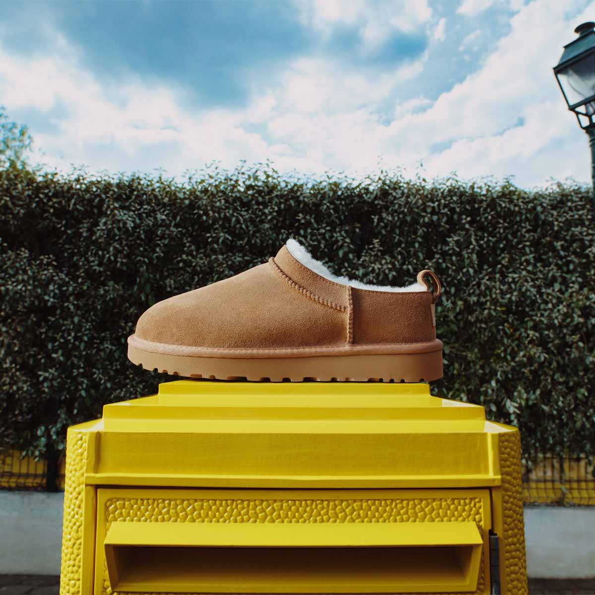 UGG Women's Classic Micro Chestnut מגפי קלאסיק מיקרו חום לנשים