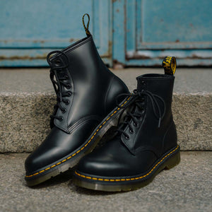 נעלי ד״ר מרטינס Dr. Martens Boot Smooth Black 1460