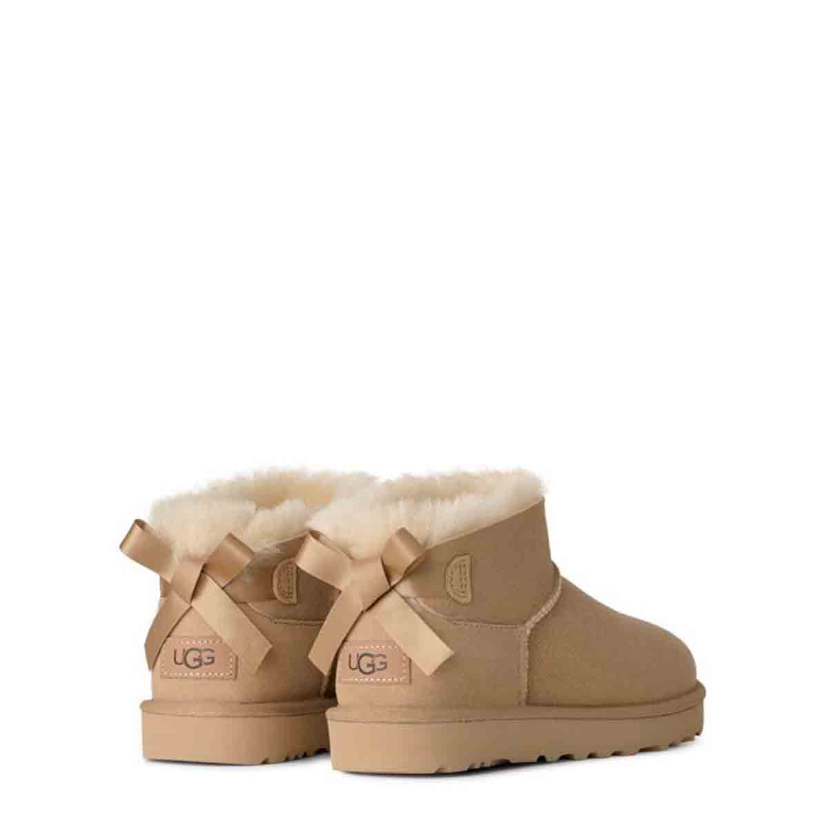 UGG Ultra Mini Bailey Bow Sand מגפי אולטרה מיני ביילי באו סנד