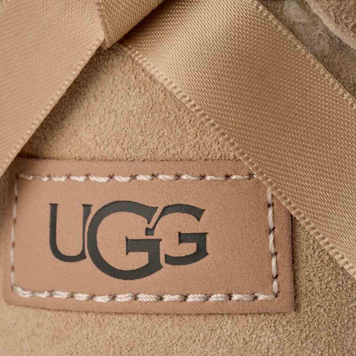 UGG Ultra Mini Bailey Bow Sand מגפי אולטרה מיני ביילי באו סנד