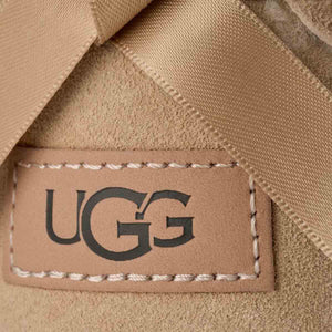 UGG Ultra Mini Bailey Bow Sand מגפי אולטרה מיני ביילי באו סנד