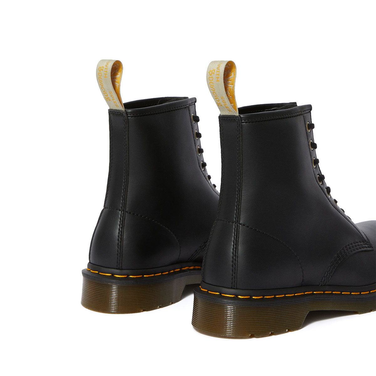 Dr. Martens Vegan 1460 Black Felix Rub Off מגפי ד״ר מרטינס טבעוניות שחור