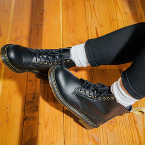 Dr. Martens Vegan 1460 Black Felix Rub Off מגפי ד״ר מרטינס טבעוניות שחור