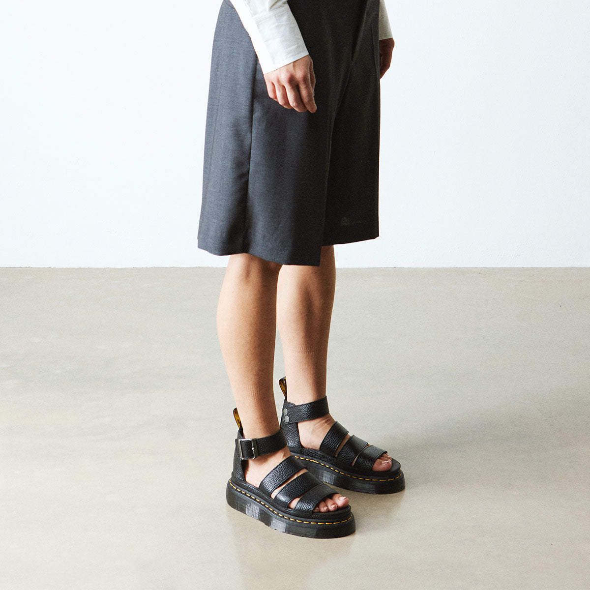 Dr. Martens Clarissa II Quad Black Aunt Sally סנדלי ד"ר מרטינס קלריסה