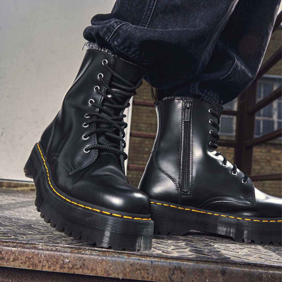 Dr. Martens Jadon Boots Platform נעלי ד"ר מרטינס גיידון